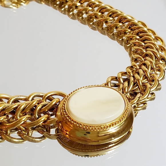 Rare! Chunky Vintage Monet Chain Link Choker with Ivory Center Stone - Picture 5 of 16